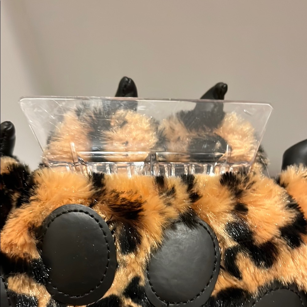 Ruff Hewn Leopard Print Ice Scraper NWT - Picture 3 of 3